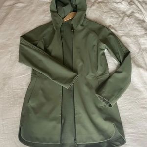 Lululemon Rain Coat Size 12
